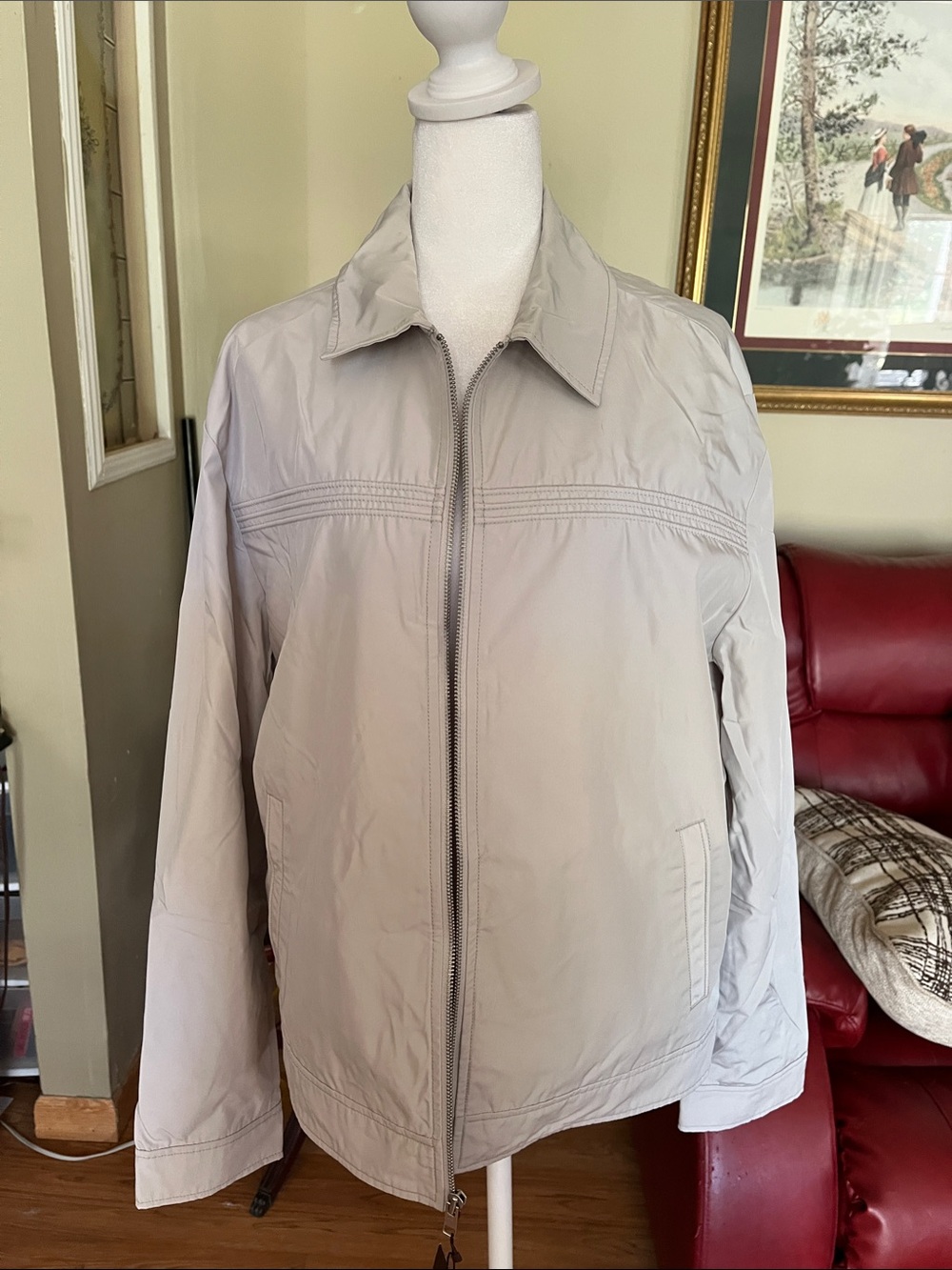 Light Weight Men’s Zip-Front Waterproof Jacket Size M NWT